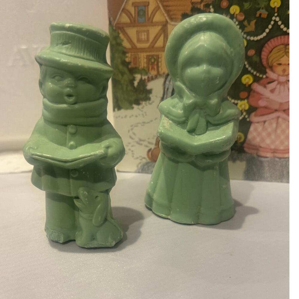 Vintage Avon Christmas Carolers Two Special Occasion Fragranced Soaps In‎ Box
